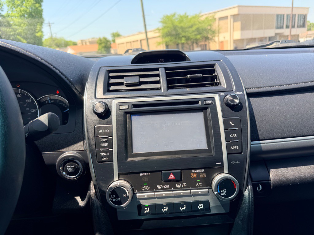 2013 Toyota Camry Image 15