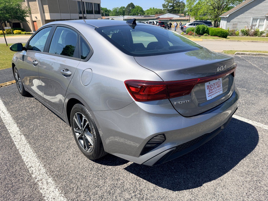 2024 Kia Forte Image 5