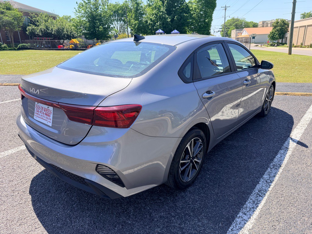 2024 Kia Forte Image 7