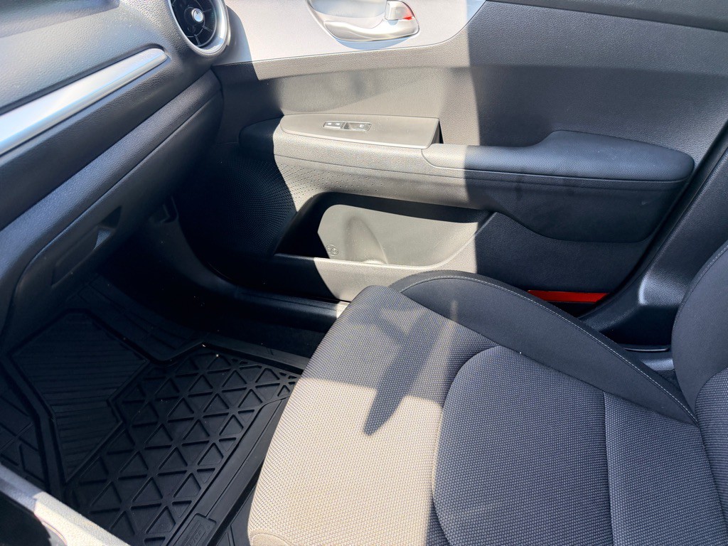 2024 Kia Forte Image 17