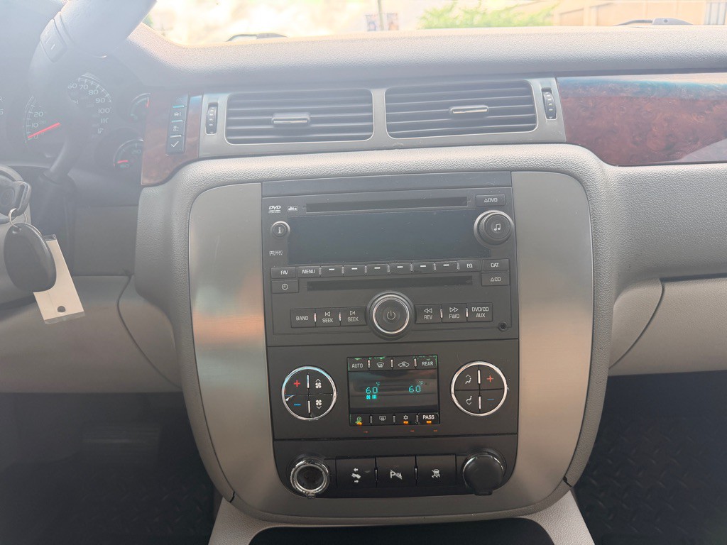 2011 GMC Yukon Image 17