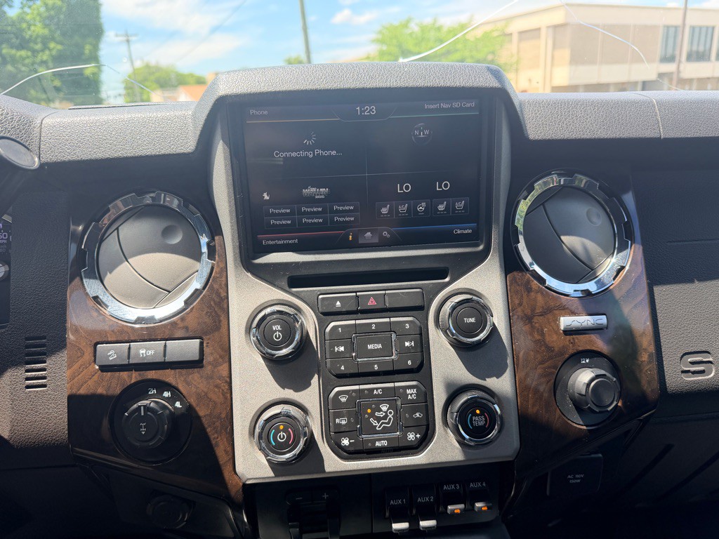 2015 Ford F-250 Image 18