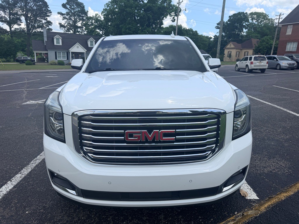 2017 GMC Yukon Image 2