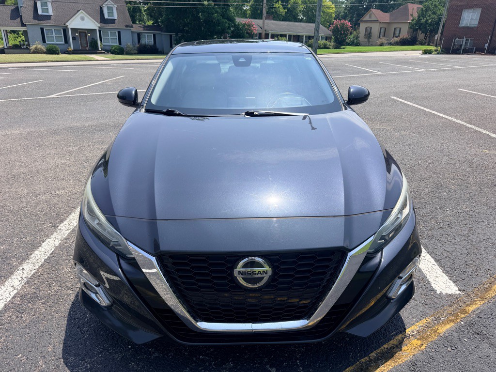 2020 Nissan Altima Image 2