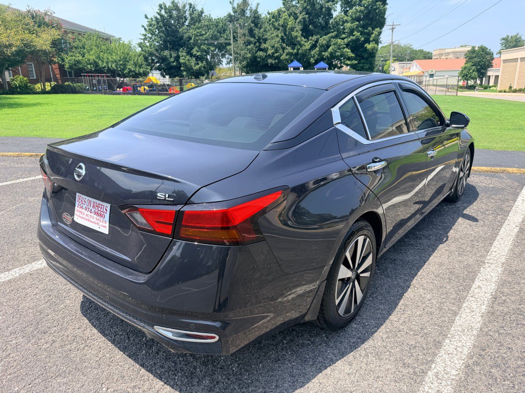 2020 Nissan Altima Image 7