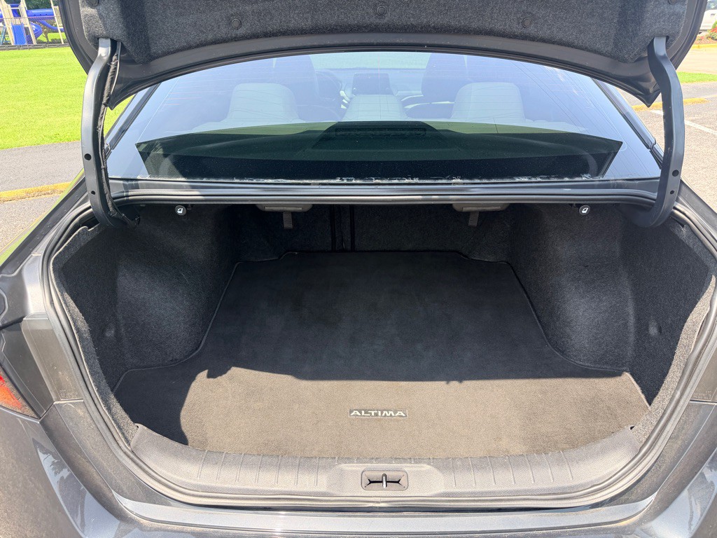 2020 Nissan Altima Image 10