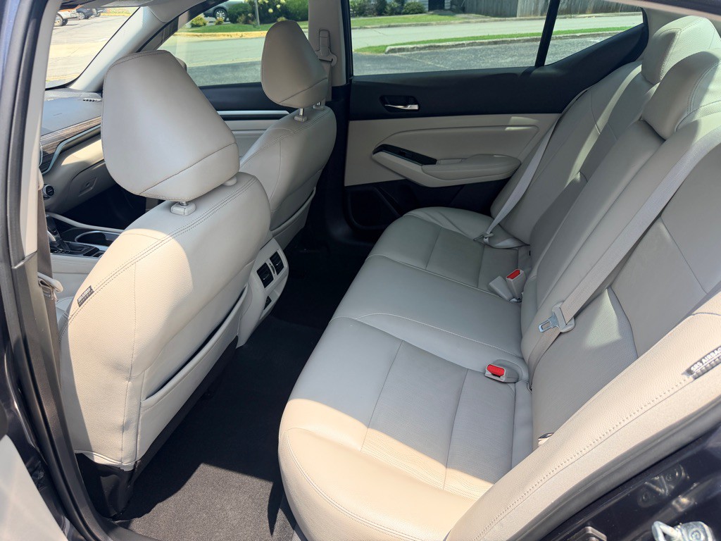 2020 Nissan Altima Image 12