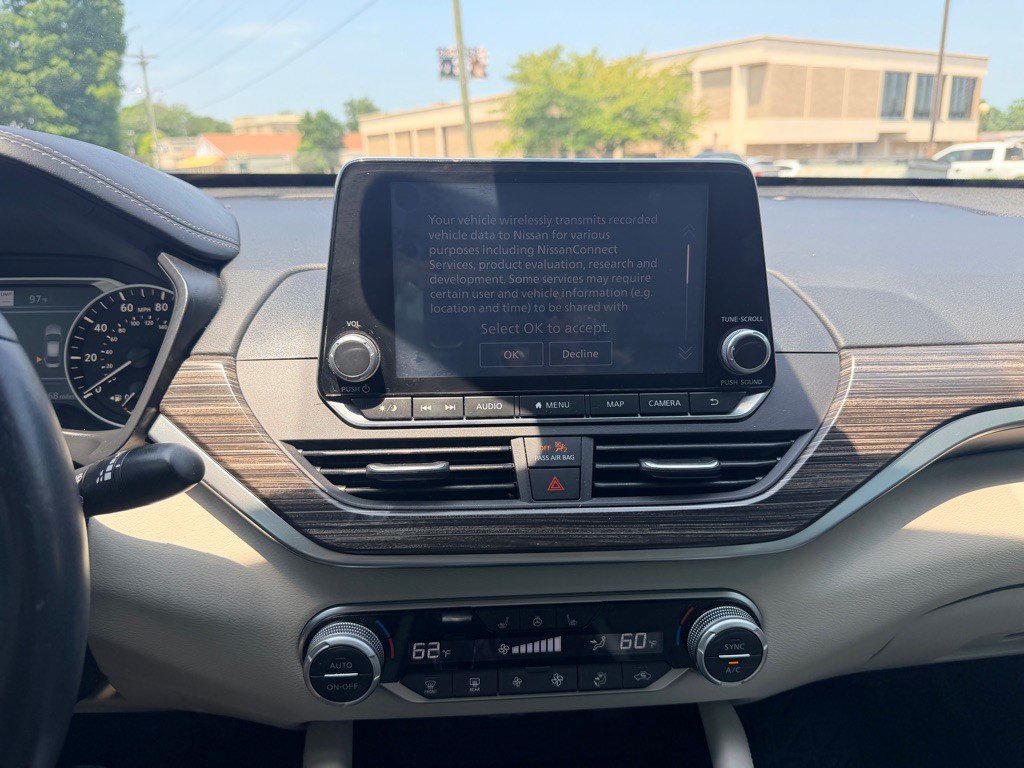 2020 Nissan Altima Image 15