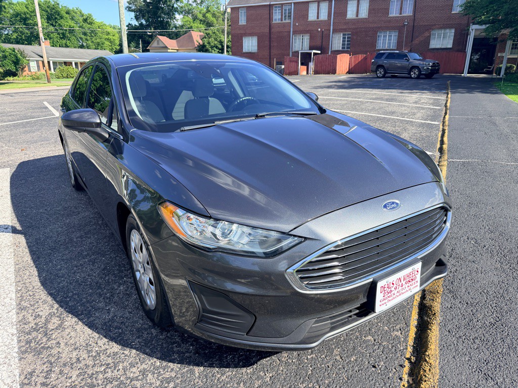2020 Ford Fusion Image 1