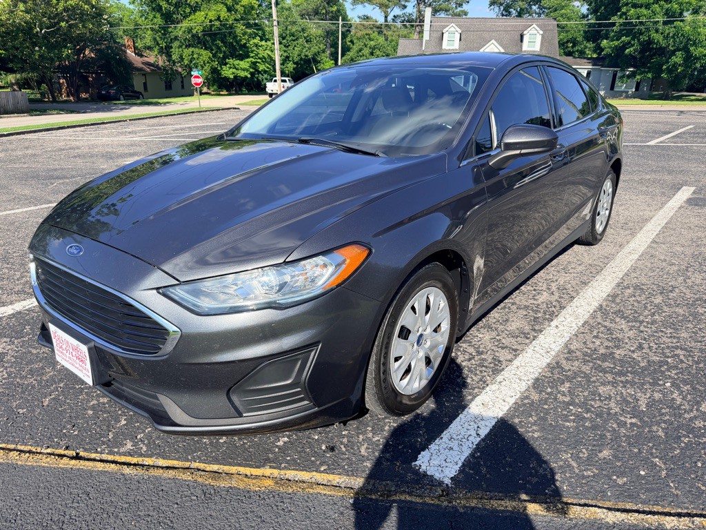 2020 Ford Fusion Image 3