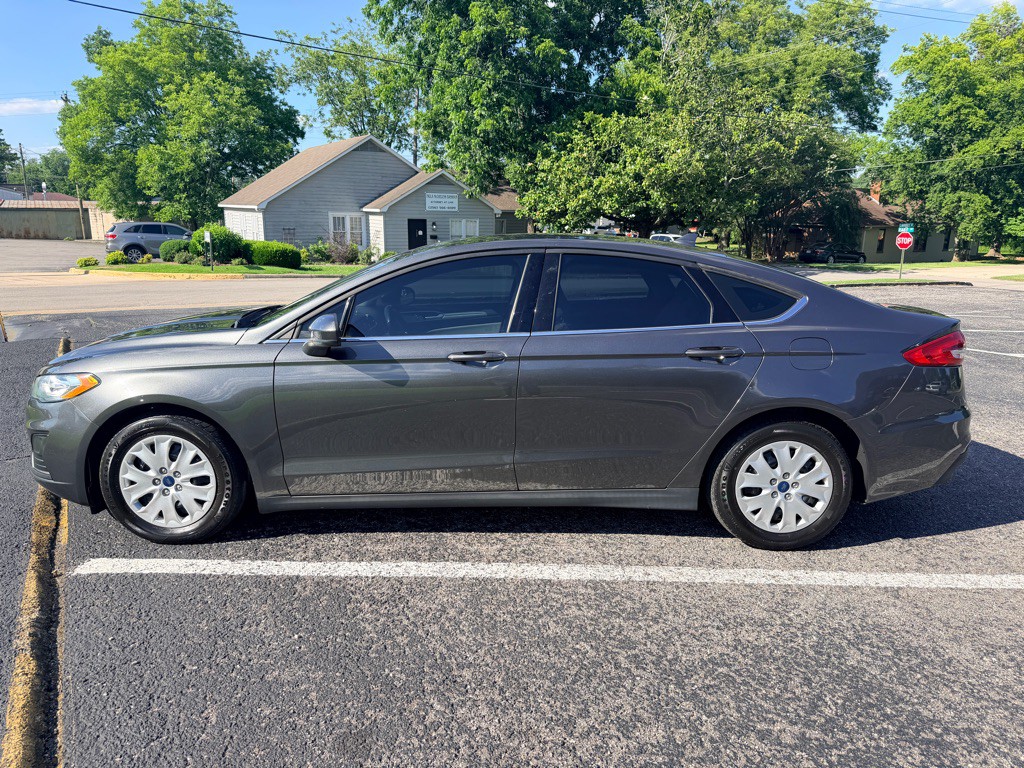 2020 Ford Fusion Image 4