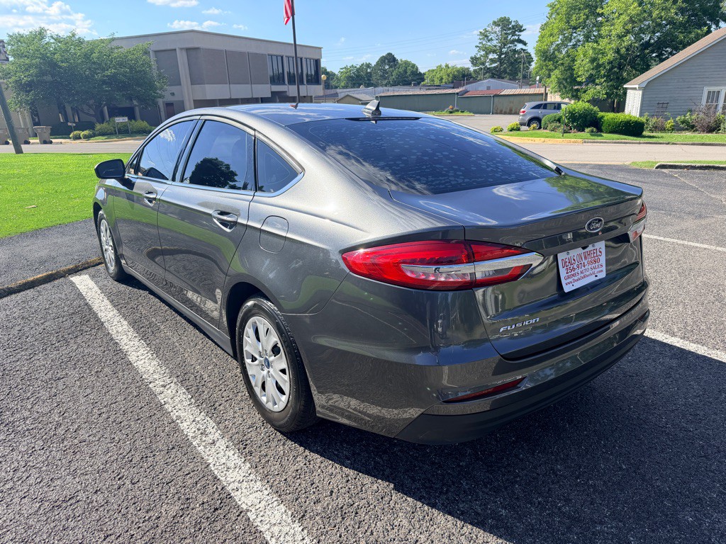 2020 Ford Fusion Image 5