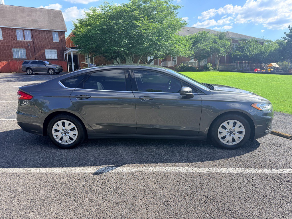 2020 Ford Fusion Image 8