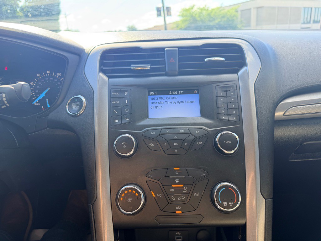 2020 Ford Fusion Image 15
