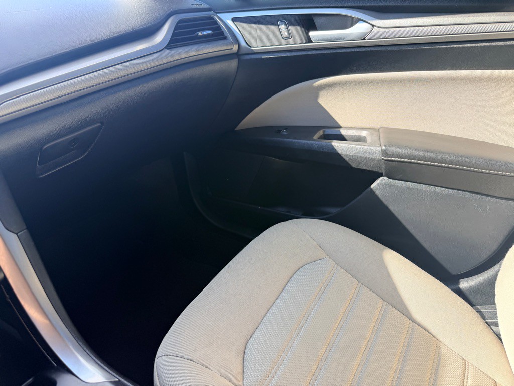2020 Ford Fusion Image 17