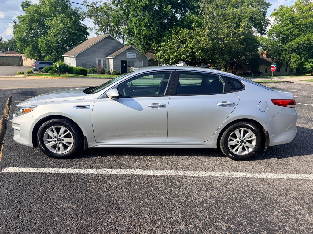 2017 Kia Optima Image 4
