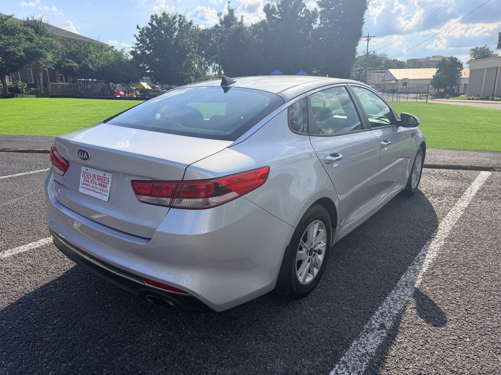 2017 Kia Optima Image 7
