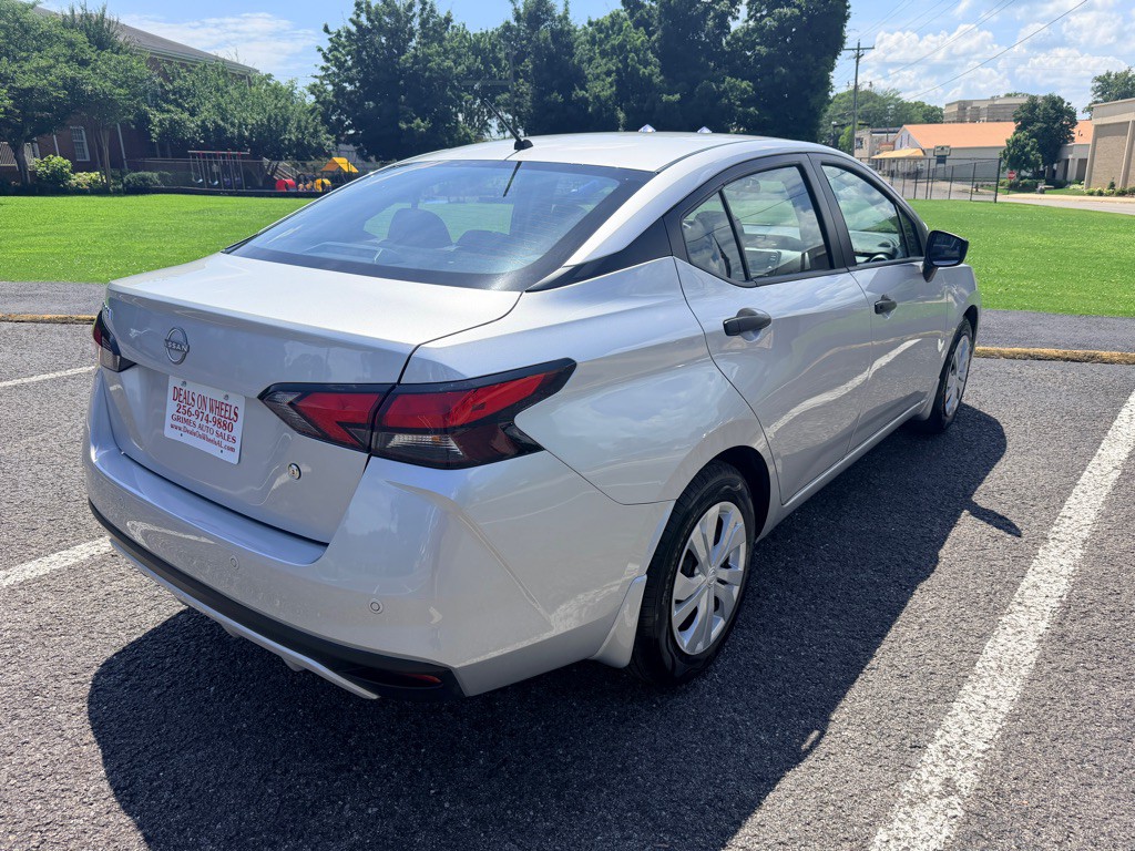 2025 Nissan Versa Image 7