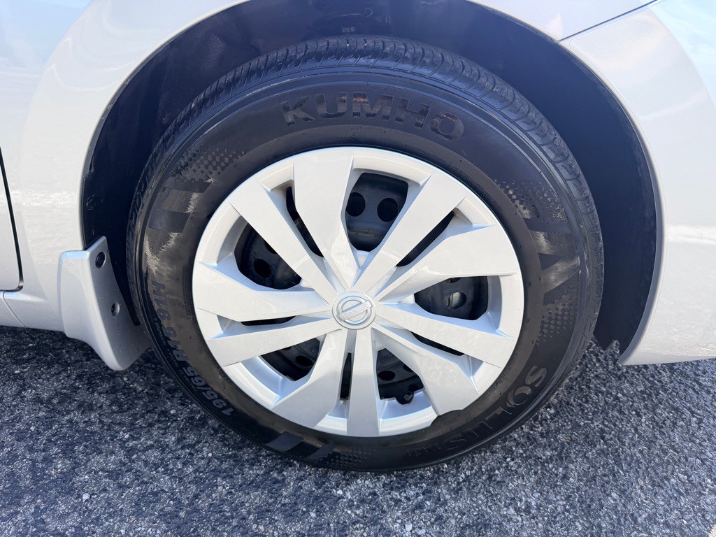 2025 Nissan Versa Image 9