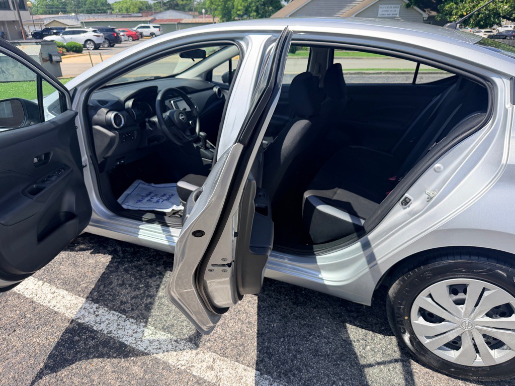 2025 Nissan Versa Image 12