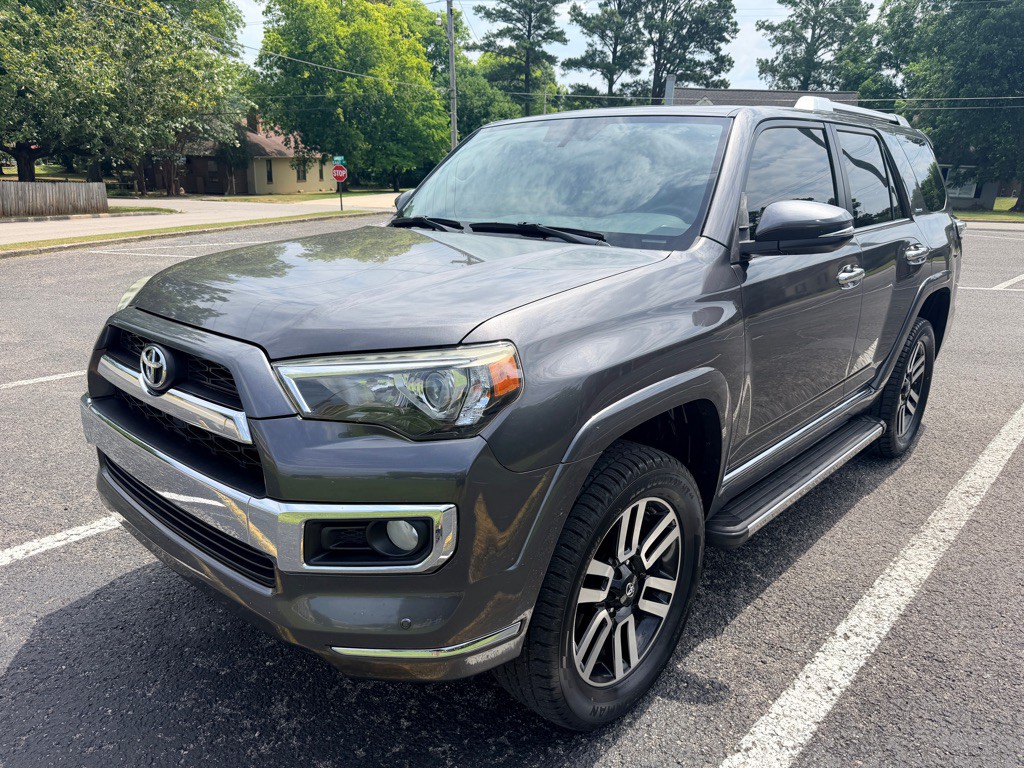 2017 Toyota 4Runner Image 3