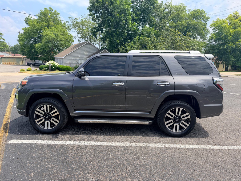 2017 Toyota 4Runner Image 4