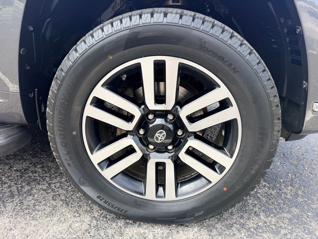 2017 Toyota 4Runner Image 9