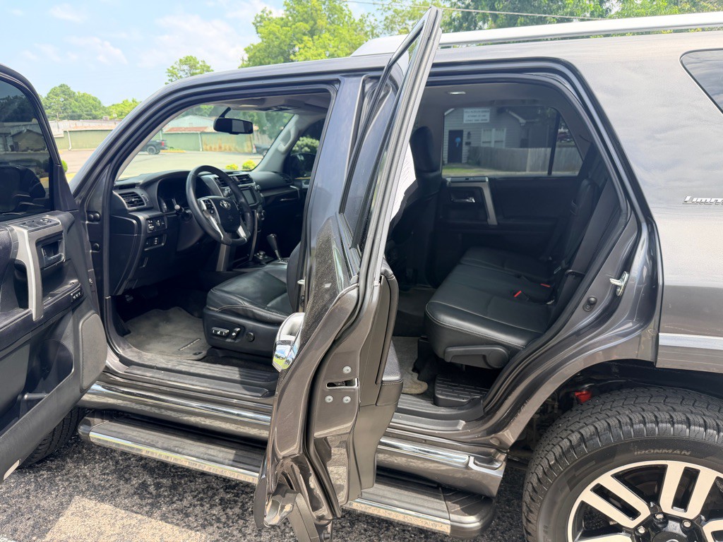 2017 Toyota 4Runner Image 12
