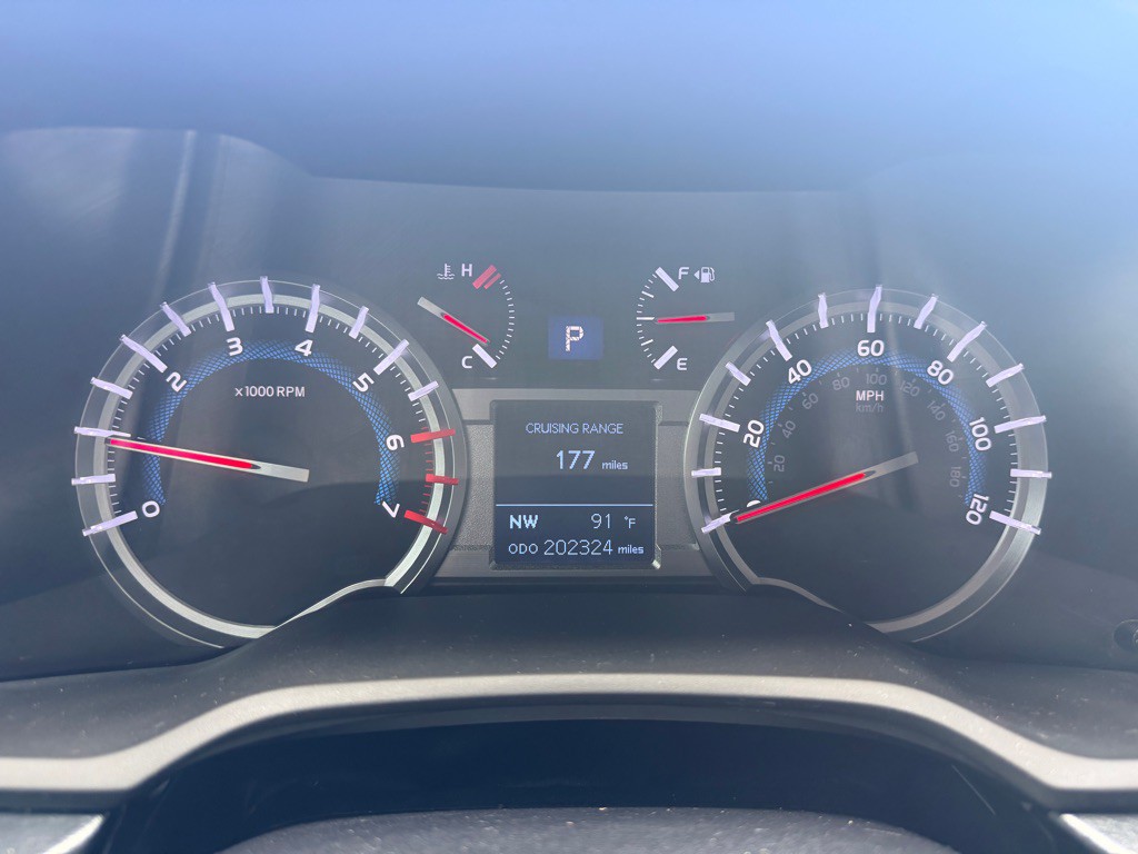 2017 Toyota 4Runner Image 16