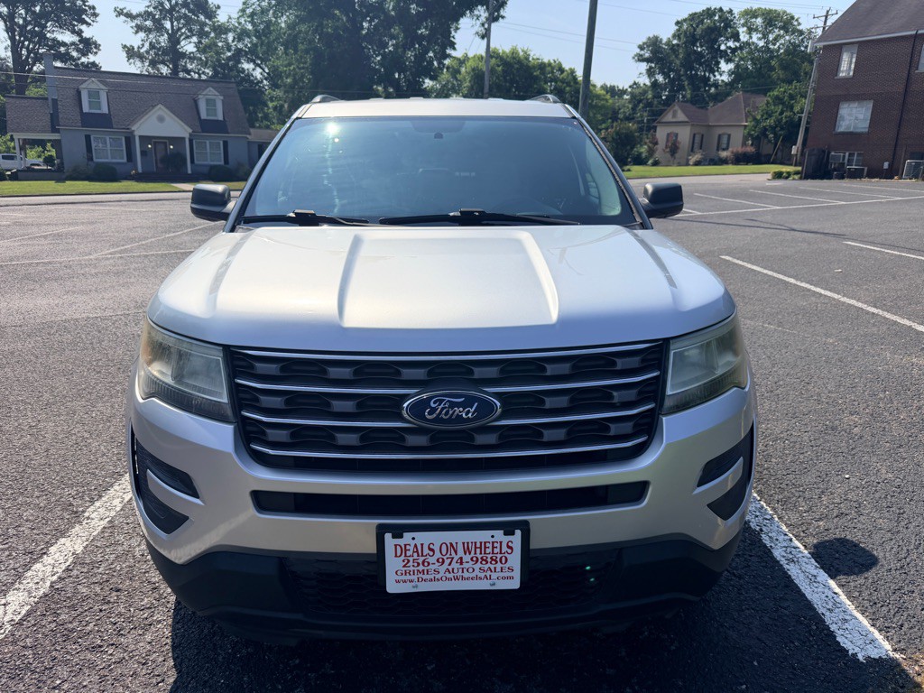 2017 Ford Explorer Image 2