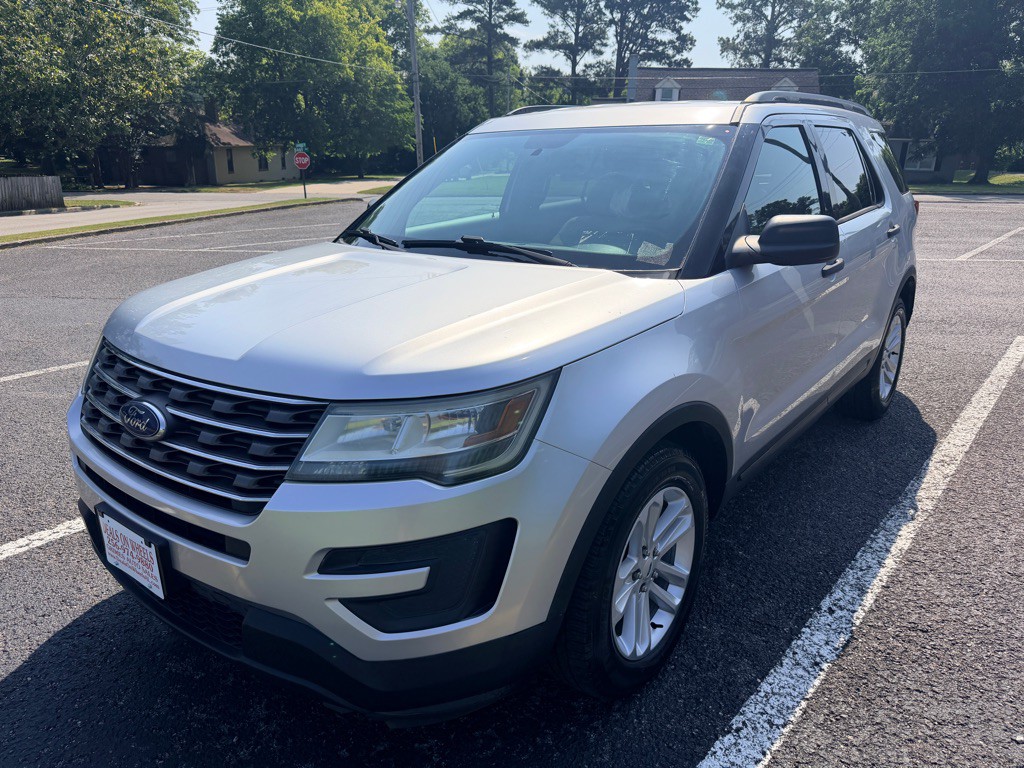 2017 Ford Explorer Image 3