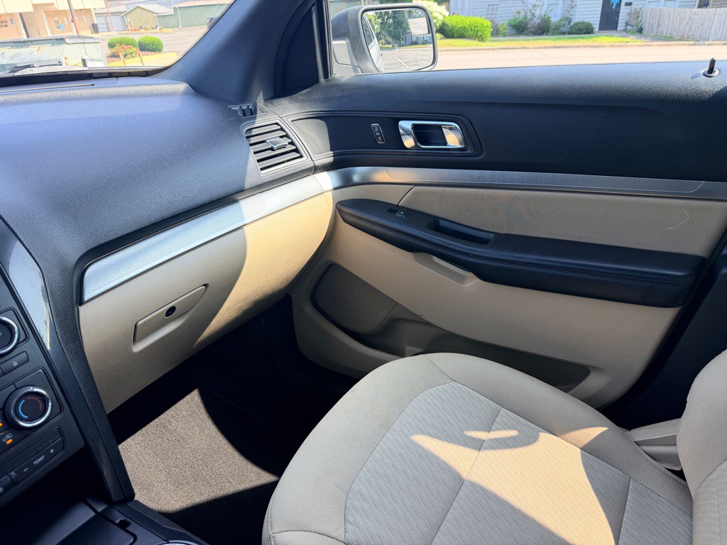 2017 Ford Explorer Image 16