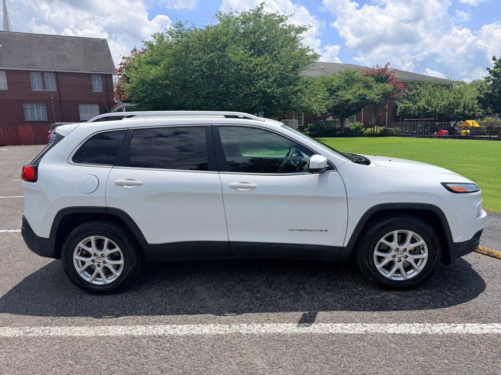 2018 Jeep Cherokee Image 8