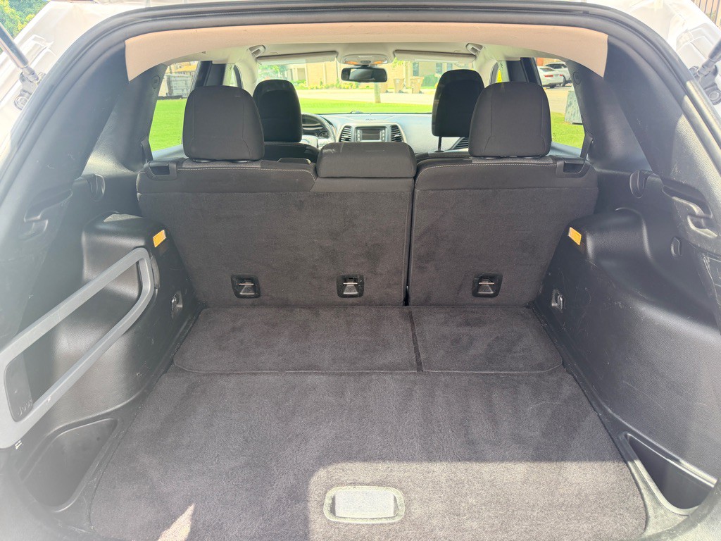 2018 Jeep Cherokee Image 10