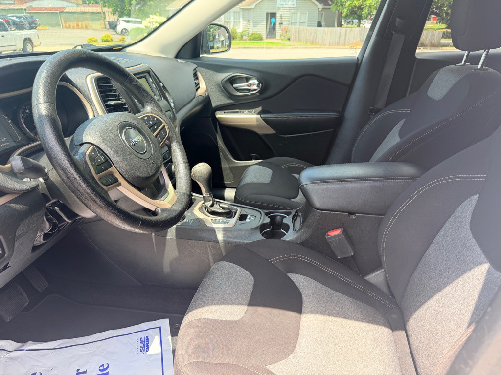 2018 Jeep Cherokee Image 13