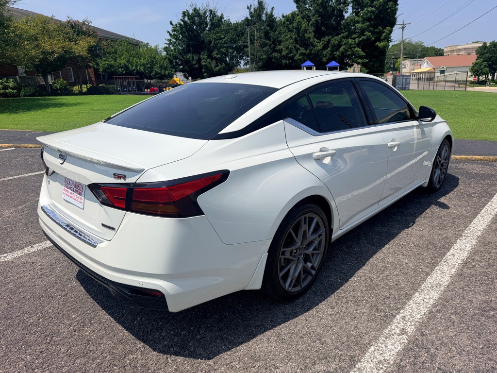 2023 Nissan Altima Image 7