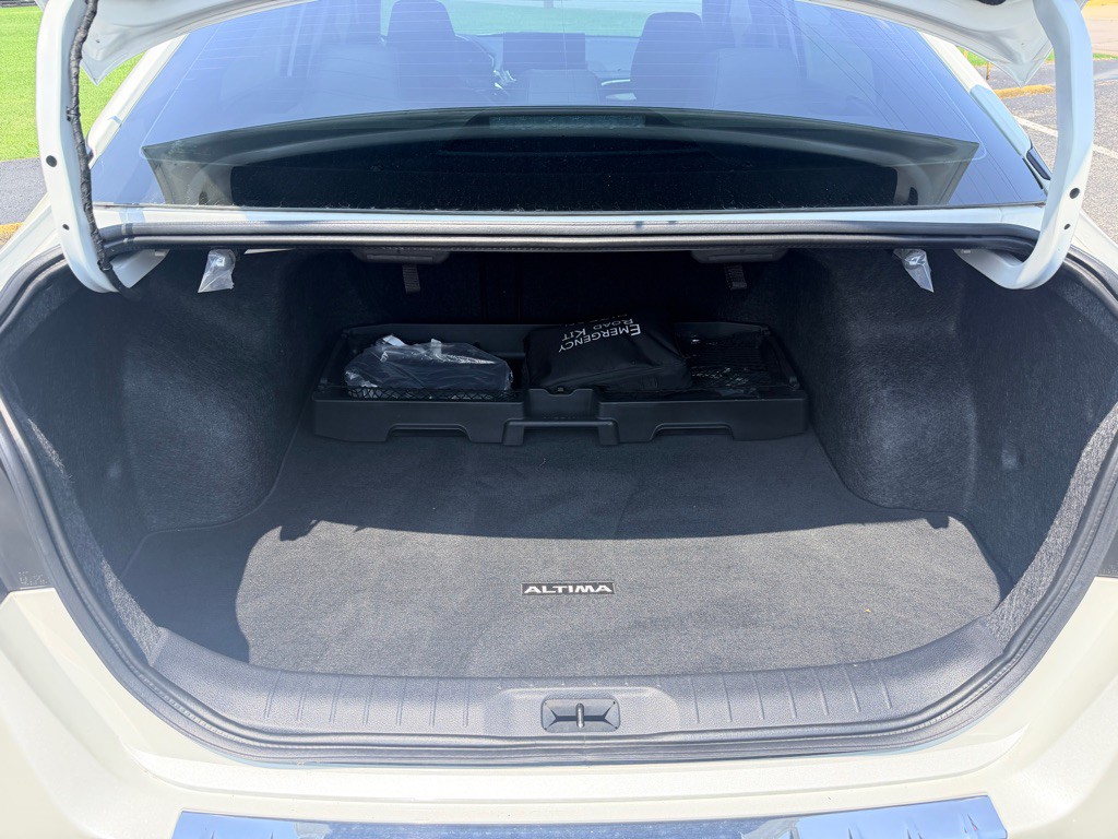 2023 Nissan Altima Image 10