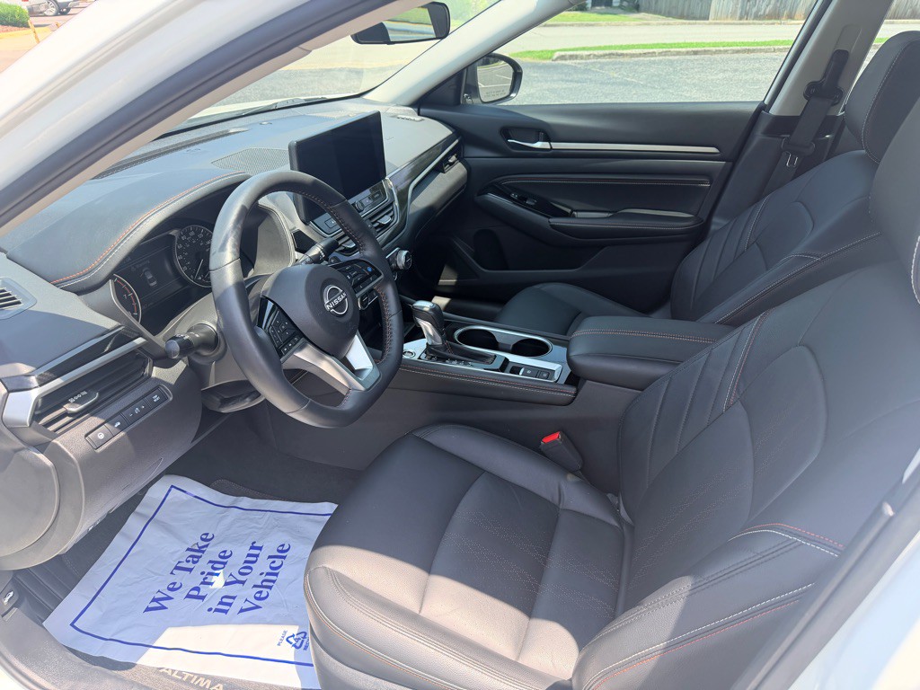 2023 Nissan Altima Image 13