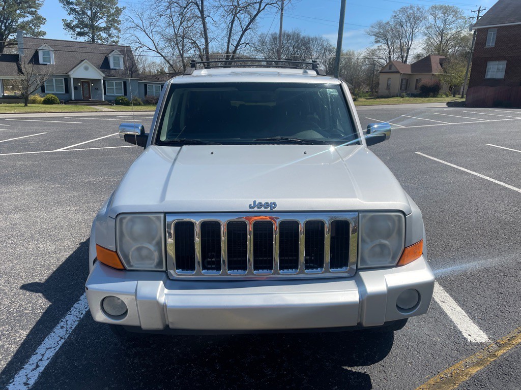 2008 Jeep Commander Image 2