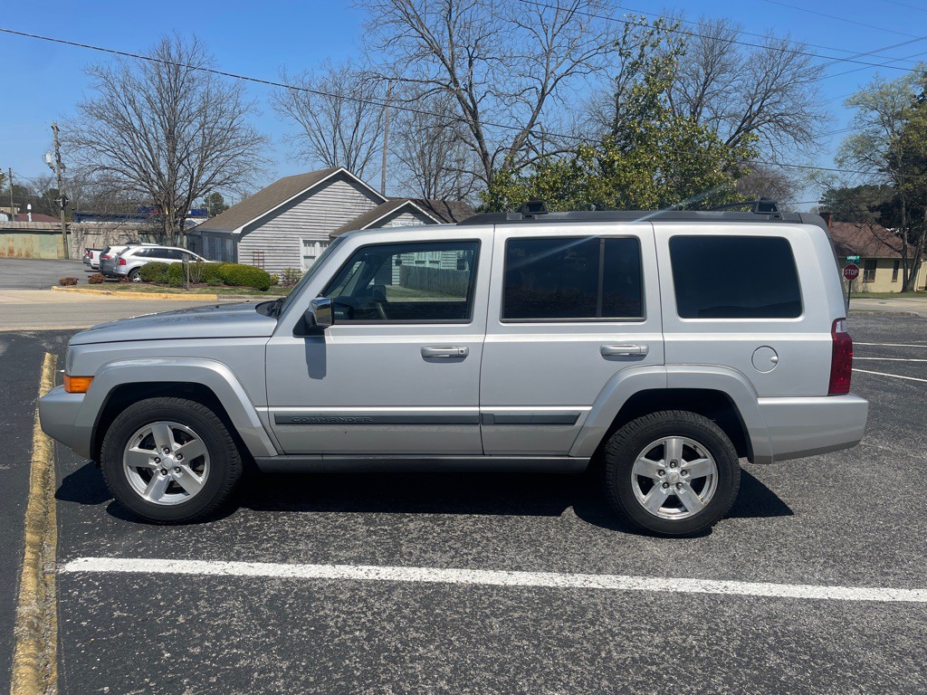 2008 Jeep Commander Image 4