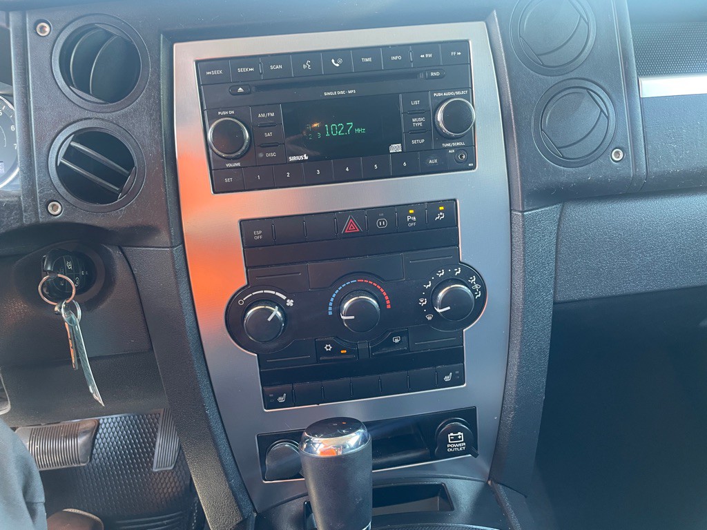 2008 Jeep Commander Image 13