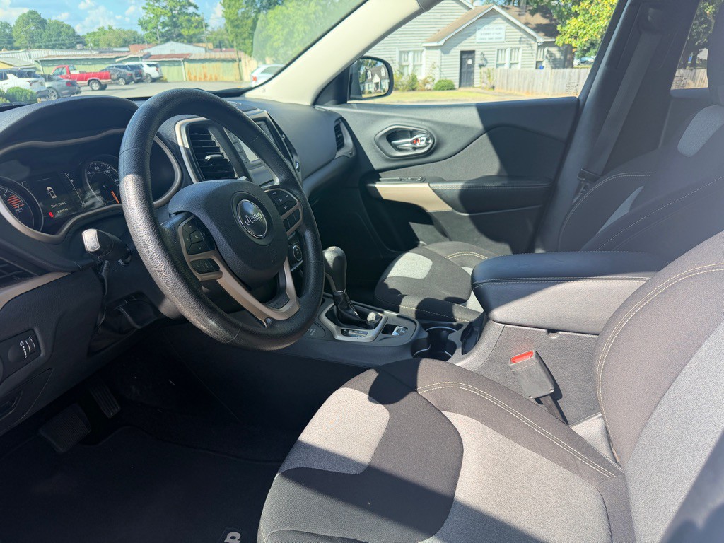 2018 Jeep Cherokee Image 13