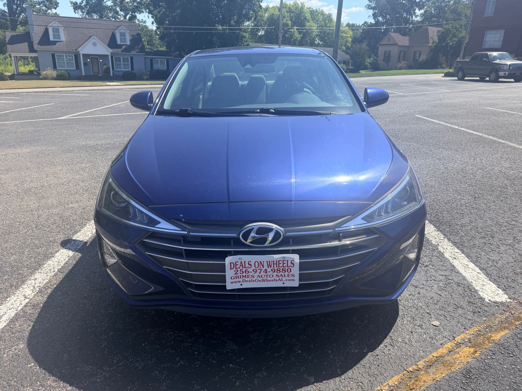 2020 Hyundai Elantra Image 2