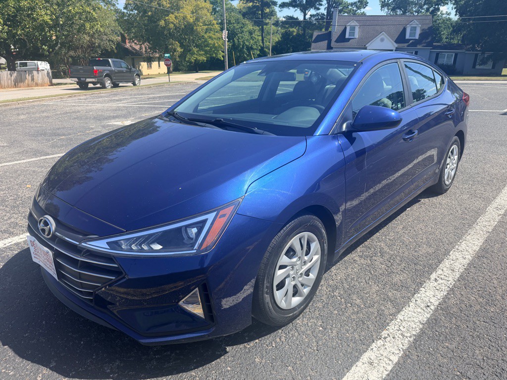 2020 Hyundai Elantra Image 3