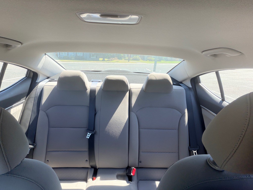 2020 Hyundai Elantra Image 16