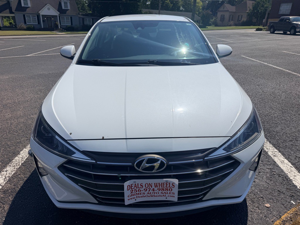 2020 Hyundai Elantra Image 2