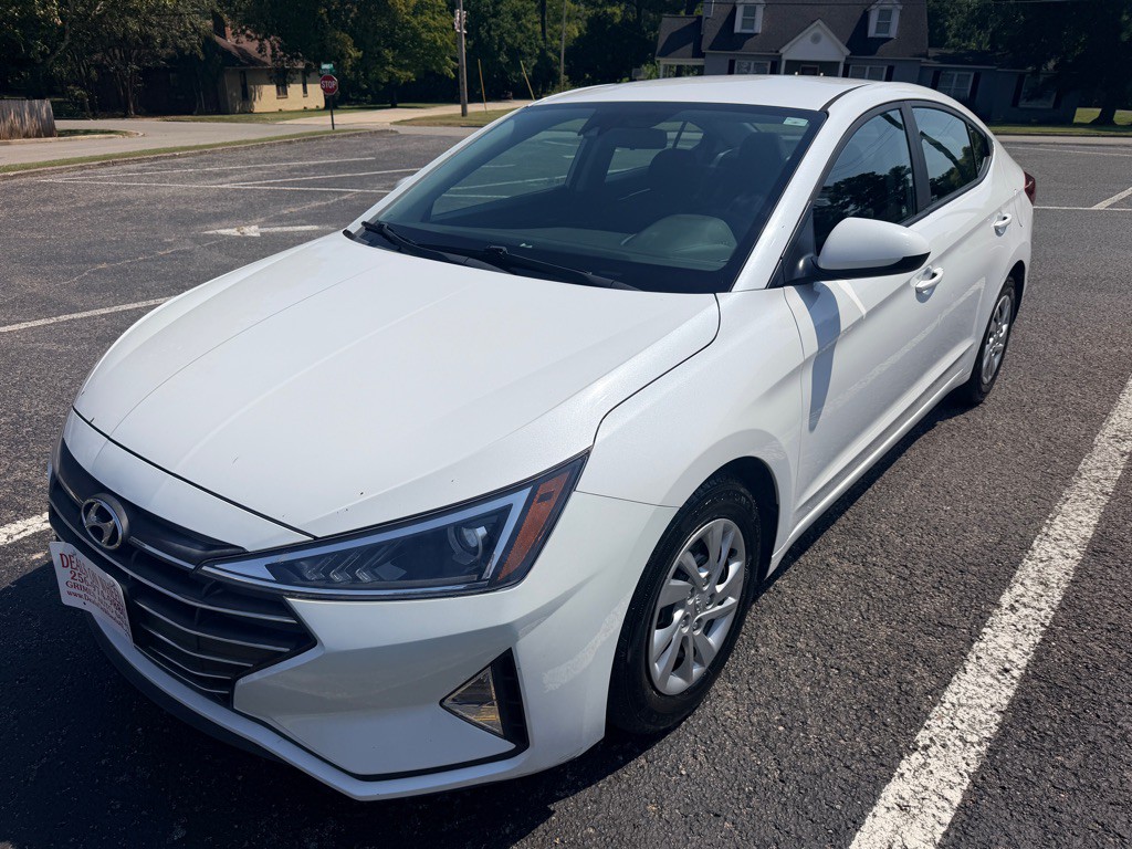 2020 Hyundai Elantra Image 3