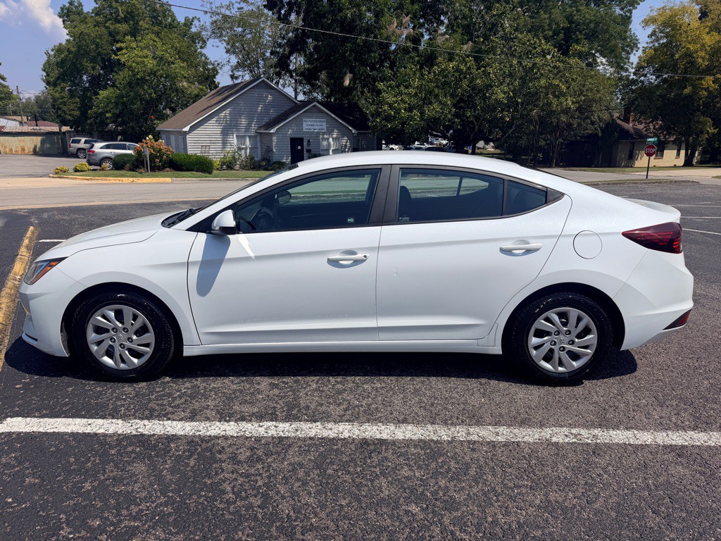2020 Hyundai Elantra Image 4