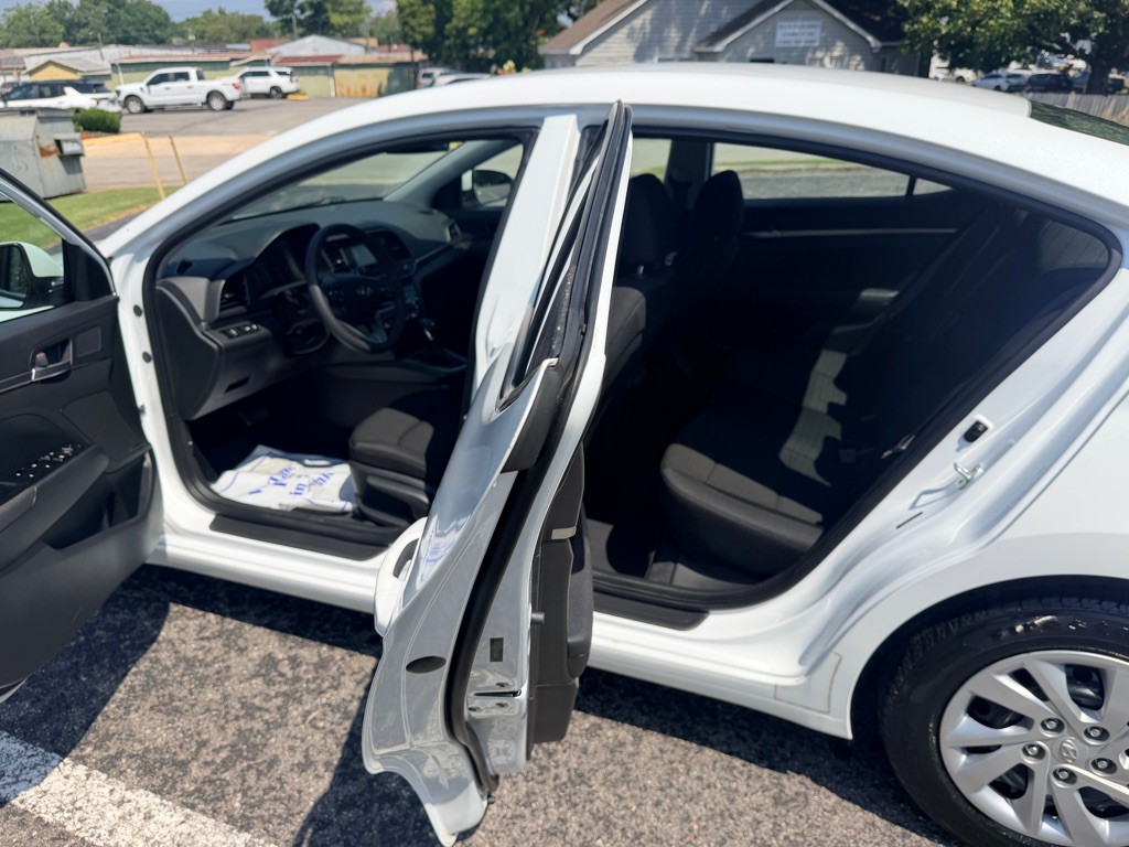 2020 Hyundai Elantra Image 11