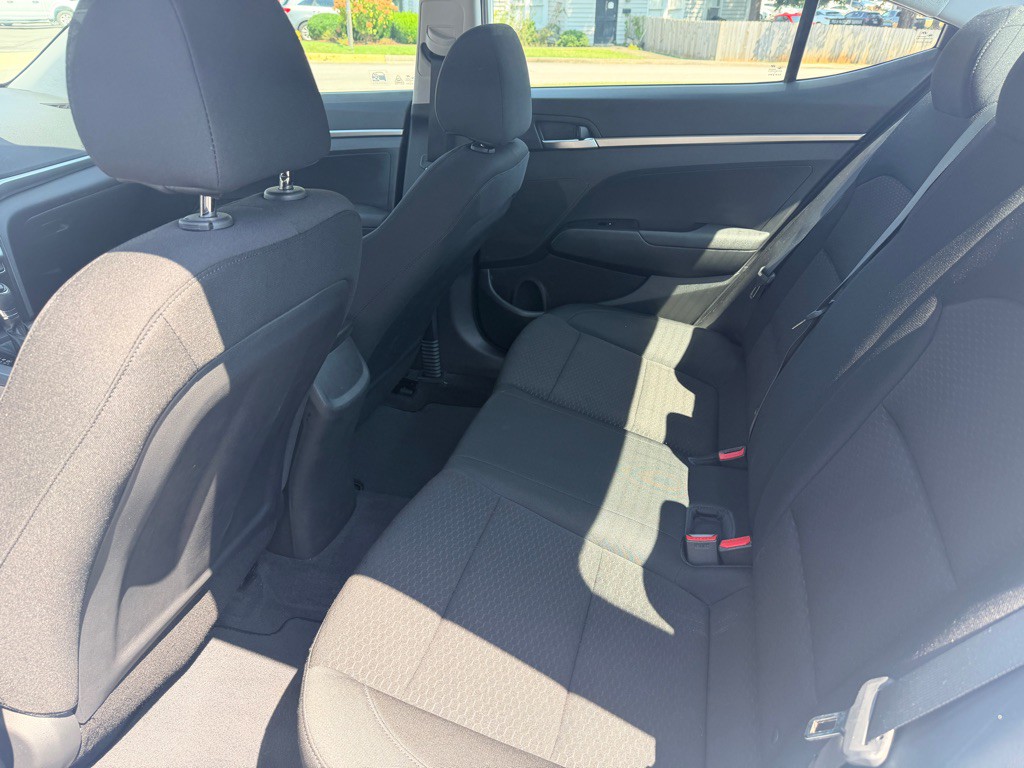 2020 Hyundai Elantra Image 12